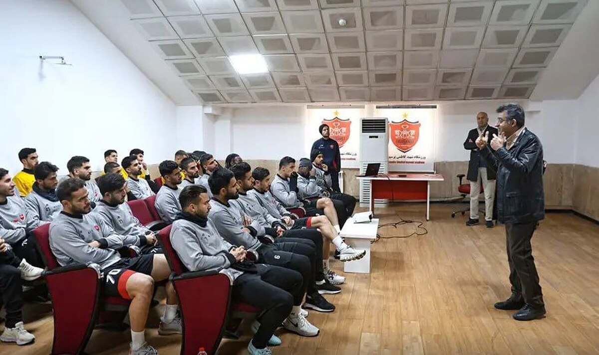 تصویر خبر کلاس داوری و پزشکی در اردوگاه سرخ&zwnj;ها؛ پرسپولیسی&zwnj;ها پای درس رفتند