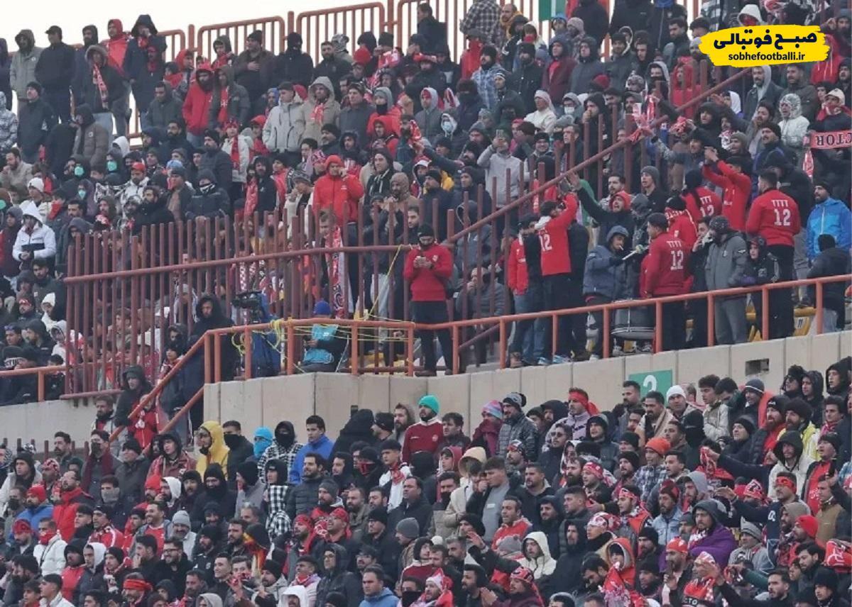 تراکتور پرده برداشت؛  چه شعارهایی در ورزشگاه قزوین سر داده شد؟/ ویدیوی جنجالی منتشر شد