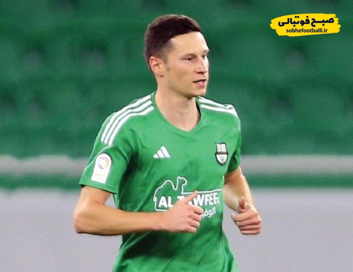 تصویر خبر دراکسلر به سپاهان نرسید؛ ستاره آلمانی الاهلی از روی سکو تماشا می&zwnj;کند