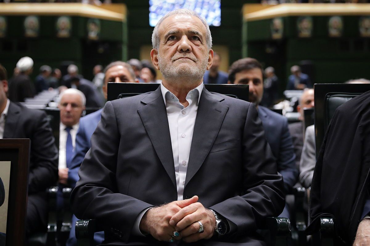 تصویر خبر ببینید/ پزشکیان چند دلار حقوق میگیرد؟