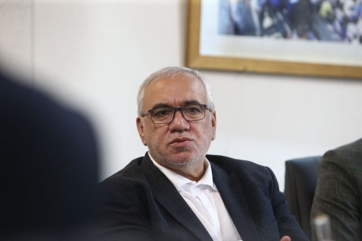 فتح‌الله‌زاده: از این همه انتقاد از درویش تعجب می‌کنم