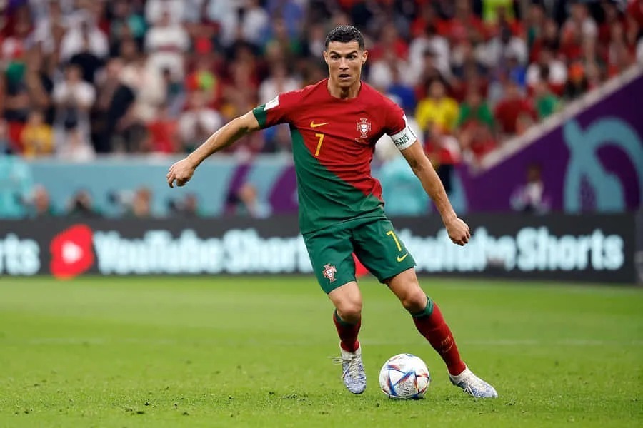 ۱۰ فوتبالیست برتر جهان از نظر فدراسیون بین‌المللی تاریخ و آمار فوتبال (IFFHS)