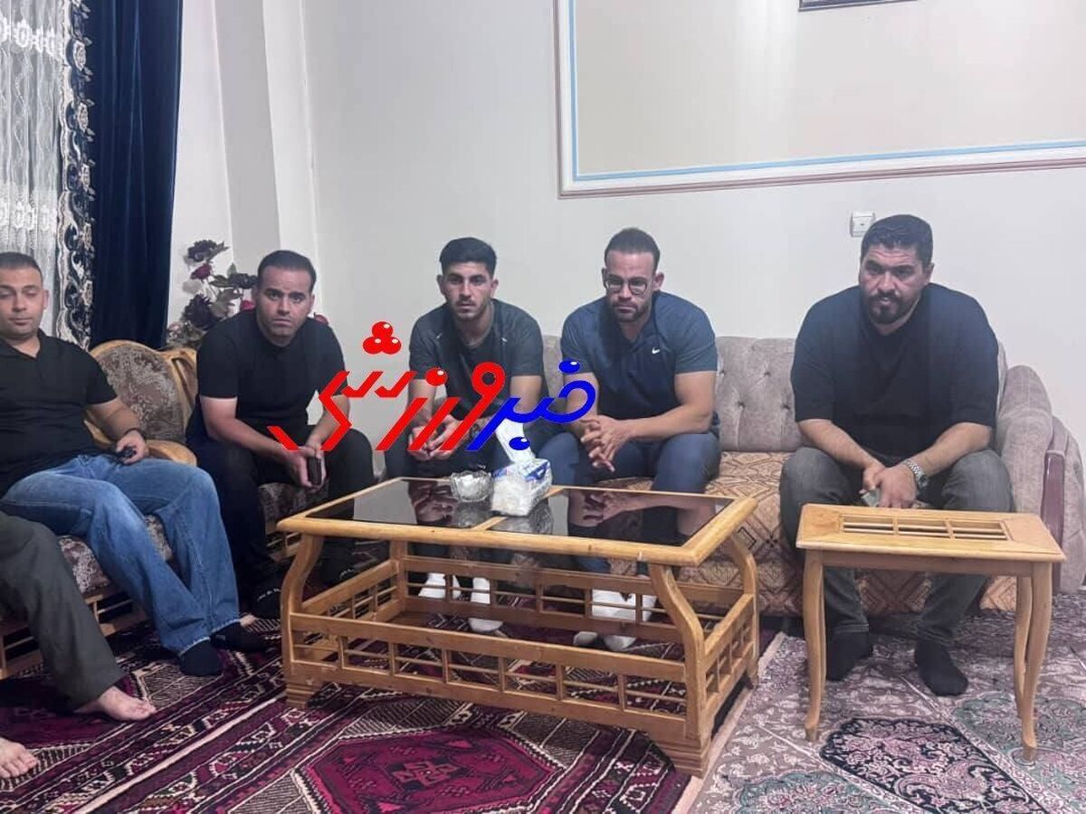 حضور بازیکن پرسپولیس در منزل الهه حسین‌نژاد