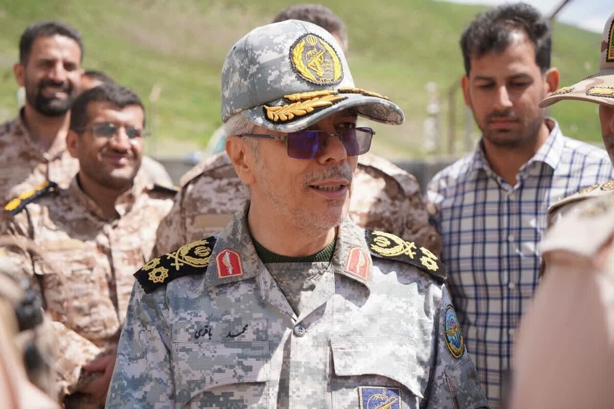 آخرین عکس‌های سرلشکر باقری، ساعاتی قبل از شهادت