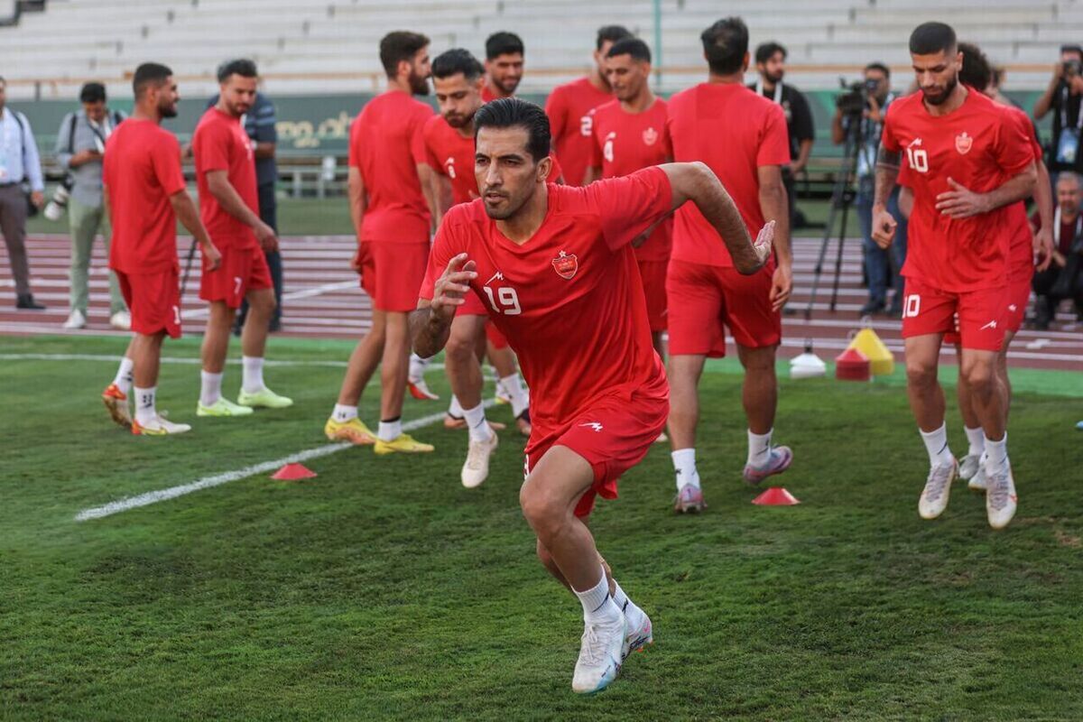 منصوری: قرارداد امیری باید با پرسپولیس تمدید شود؛ تاریخ را نمی‌شود با هجمه دست‌کاری کرد