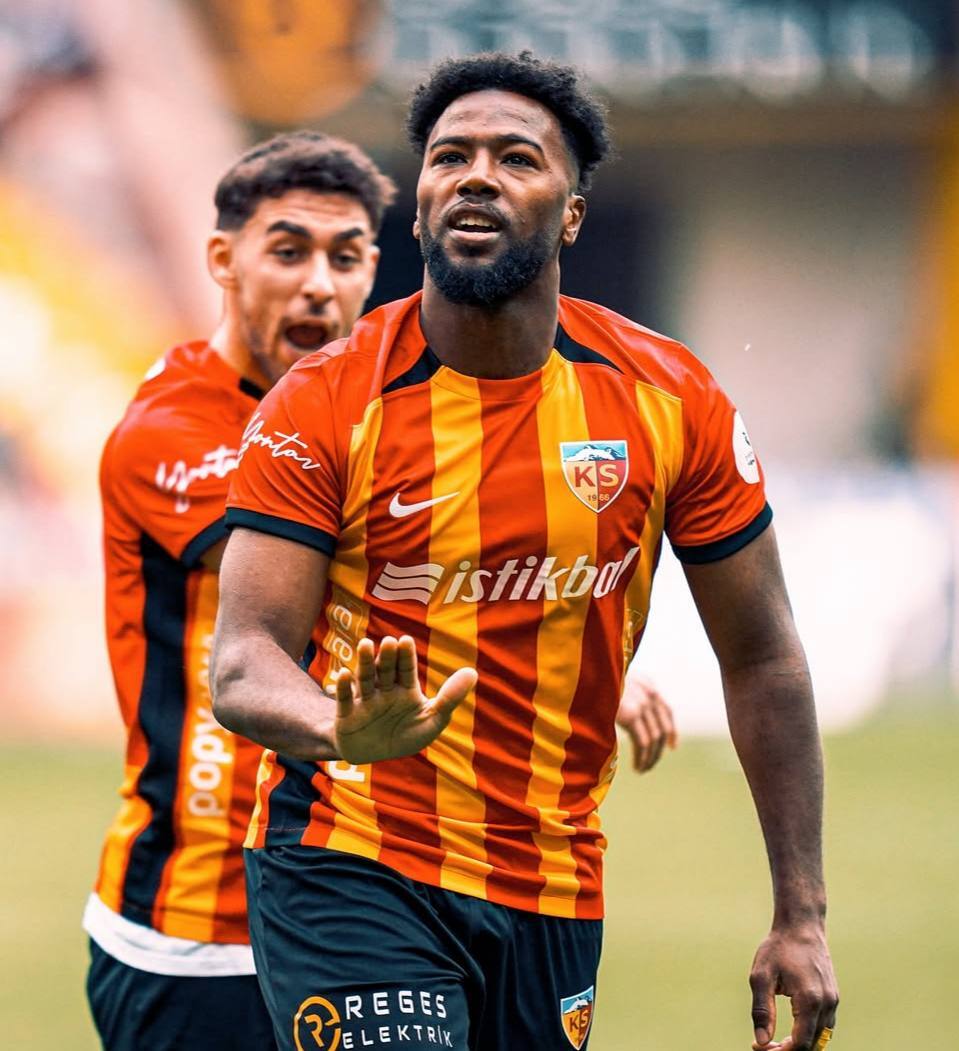 آمار جالب و جذاب مهاجم مد نظر استقلال!