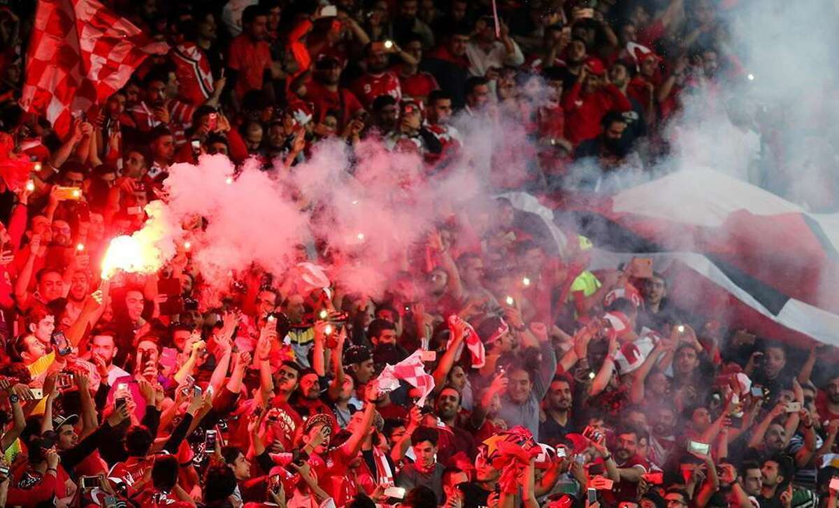 بنر هوادار پرسپولیس علیه درویش جلب توجه کرد