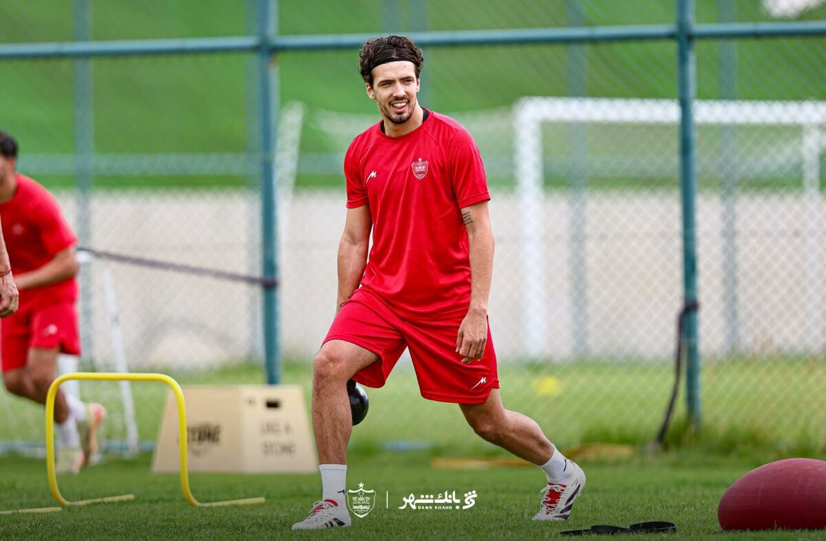 بندی در قرارداد ستاره جدید مونته‌نگرویی که به سود پرسپولیس میشود