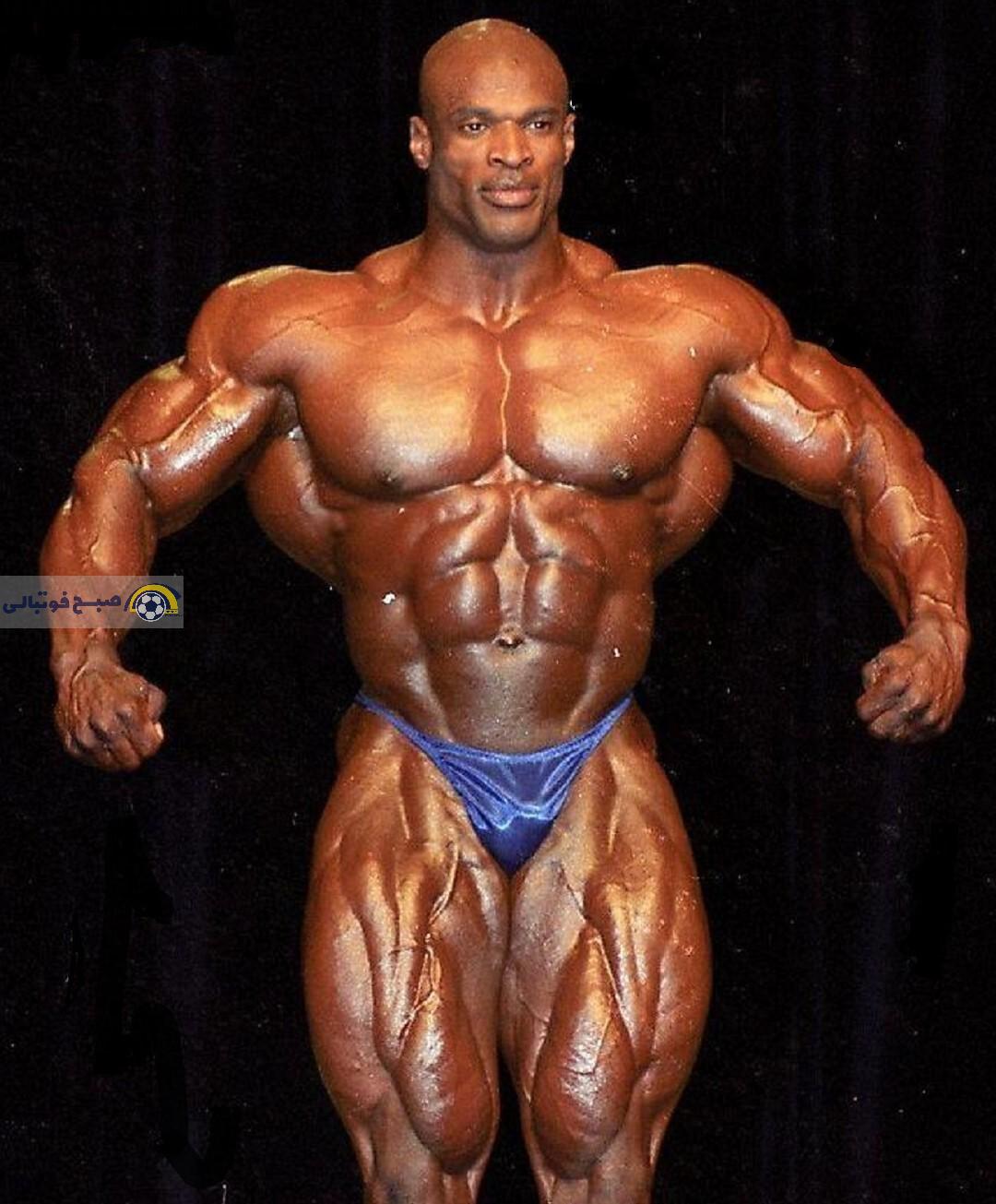 رونی کلمن در ۳۵ سالگی، برنده مستر المپیا ۱۹۹۹. / ماسل تایم : ریموند کاسار رونی کلمن در ۳۵ سالگی، برنده مستر المپیا ۱۹۹۹. / ماسل تایم : ریموند کاسار