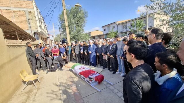 ویدئو وداع باشکوه مردم آققلا با صابر کاظمی؛ بدرقه قهرمان والیبال ایران به خانه ابدی ویدئو وداع باشکوه مردم آققلا با صابر کاظمی؛ بدرقه قهرمان والیبال ایران به خانه ابدی