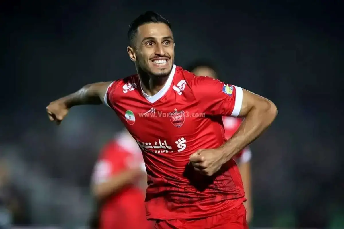 هواداران پرسپولیس برای علیپور سنگ تمام گذاشتند!