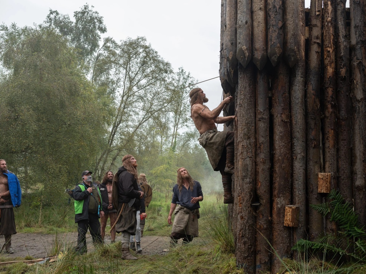 اسکارشگورد در حال به کار گرفتن عضلاتش برای «مرد شمالی اسکارشگورد در حال به کار گرفتن عضلاتش برای «مرد شمالی