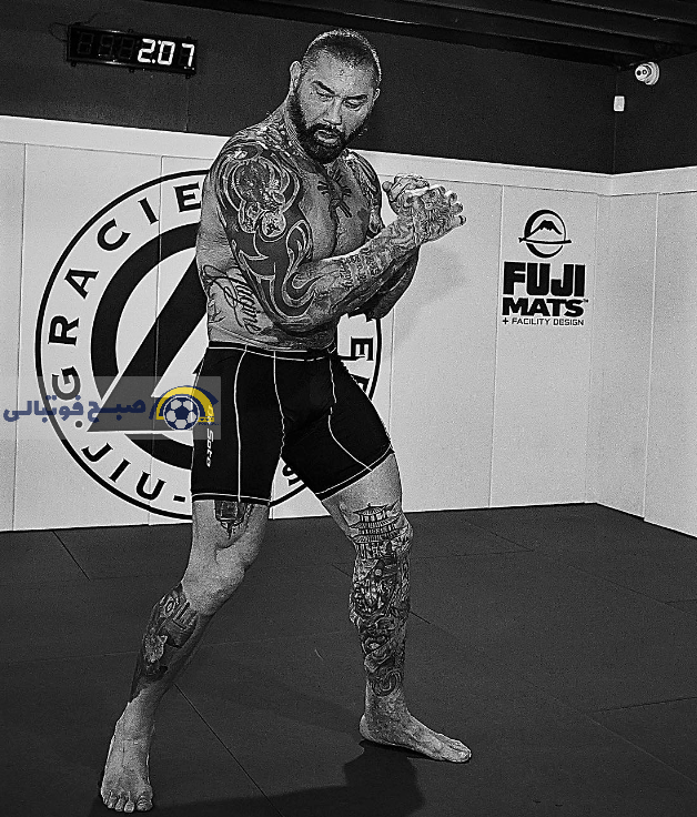 راز تناسب اندام دیو باتیستا؛ برنامه تمرینی و رژیم غذایی ستاره WWE و سینما راز تناسب اندام دیو باتیستا؛ برنامه تمرینی و رژیم غذایی ستاره WWE و سینما