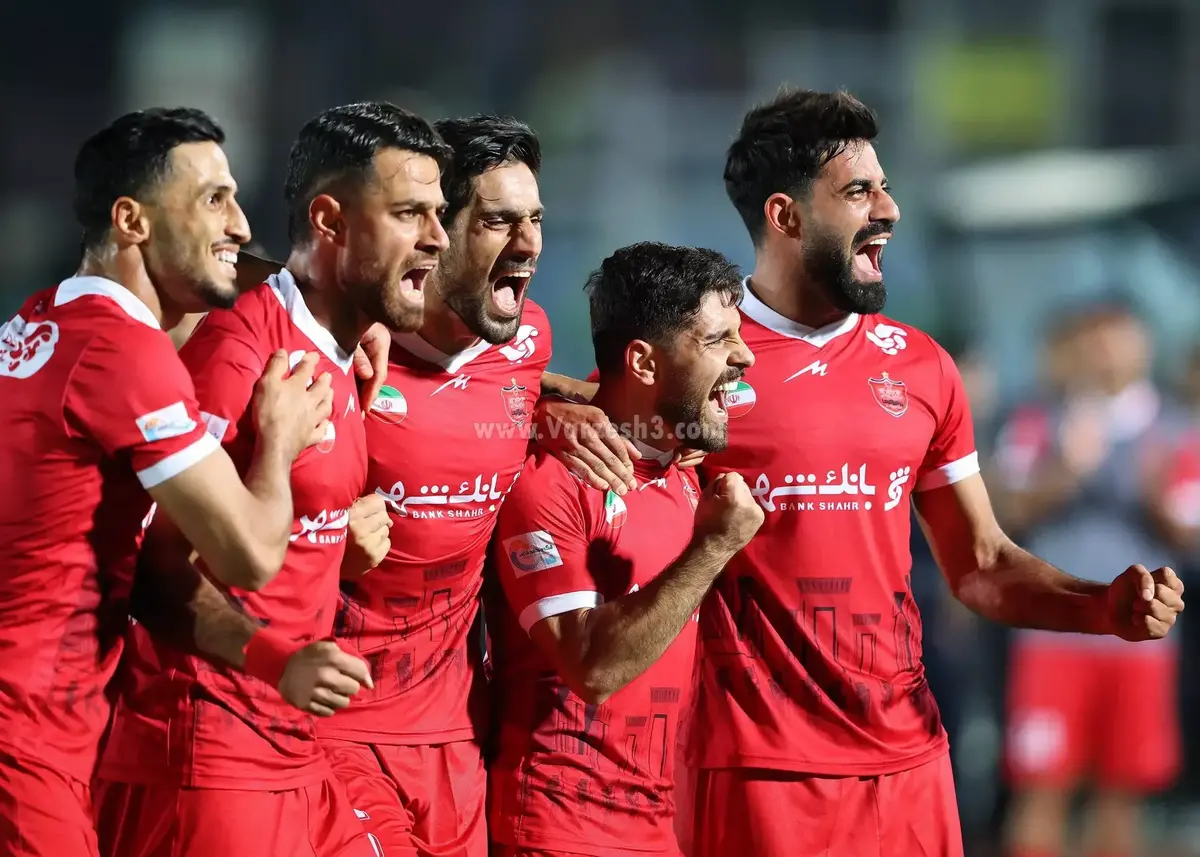 جدول آنلاین لیگ برتر فوتبال با نتیجه بازیهای پرسپولیس - ذوب آهن، ملوان - اس. خوزستان، چادرملو - خیبر