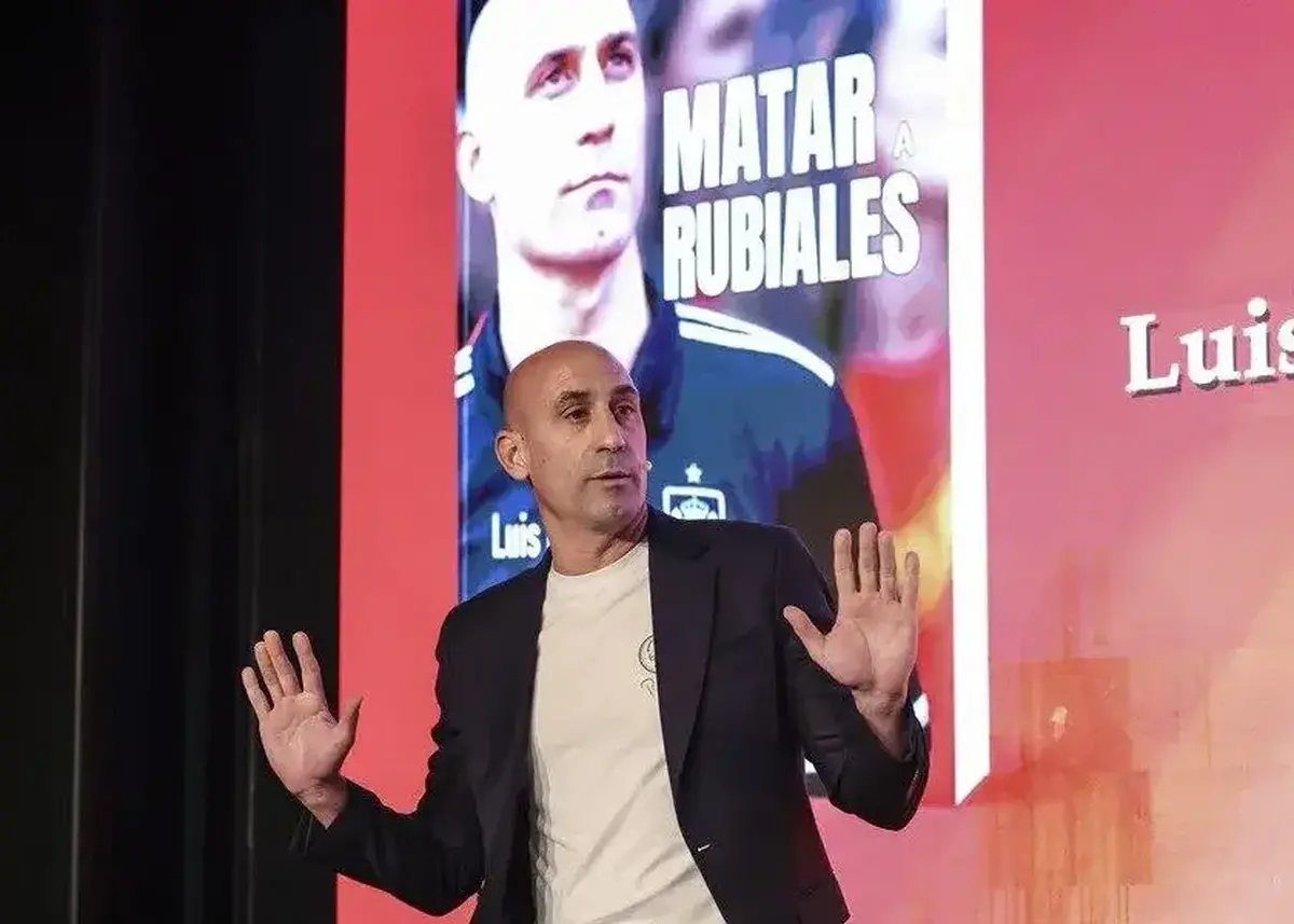 جنجال در اسپانیا: حمله به روبیالس با تخم‌مرغ!