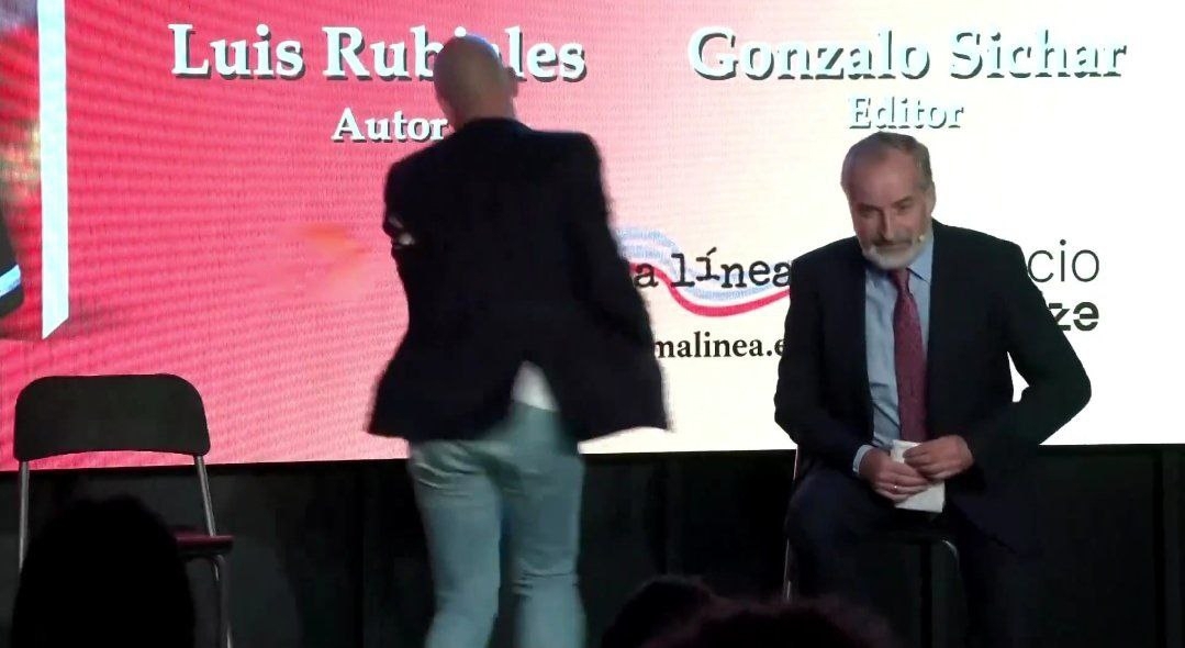 جنجال در اسپانیا: حمله به روبیالس با تخم‌مرغ!