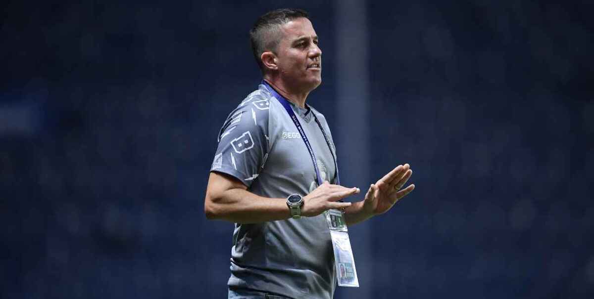 صحنه جالب از وضعیت اوسمار؛ آنالیز پرسپولیس روی هوا!