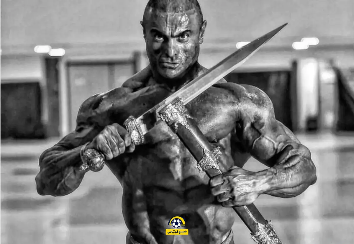 تصویر خبر خوانندگی جعفر غفارنژاد با آهنگ محلی مازندرانی؛ رقیب هادی چوپان این‌بار پشت میکروفن