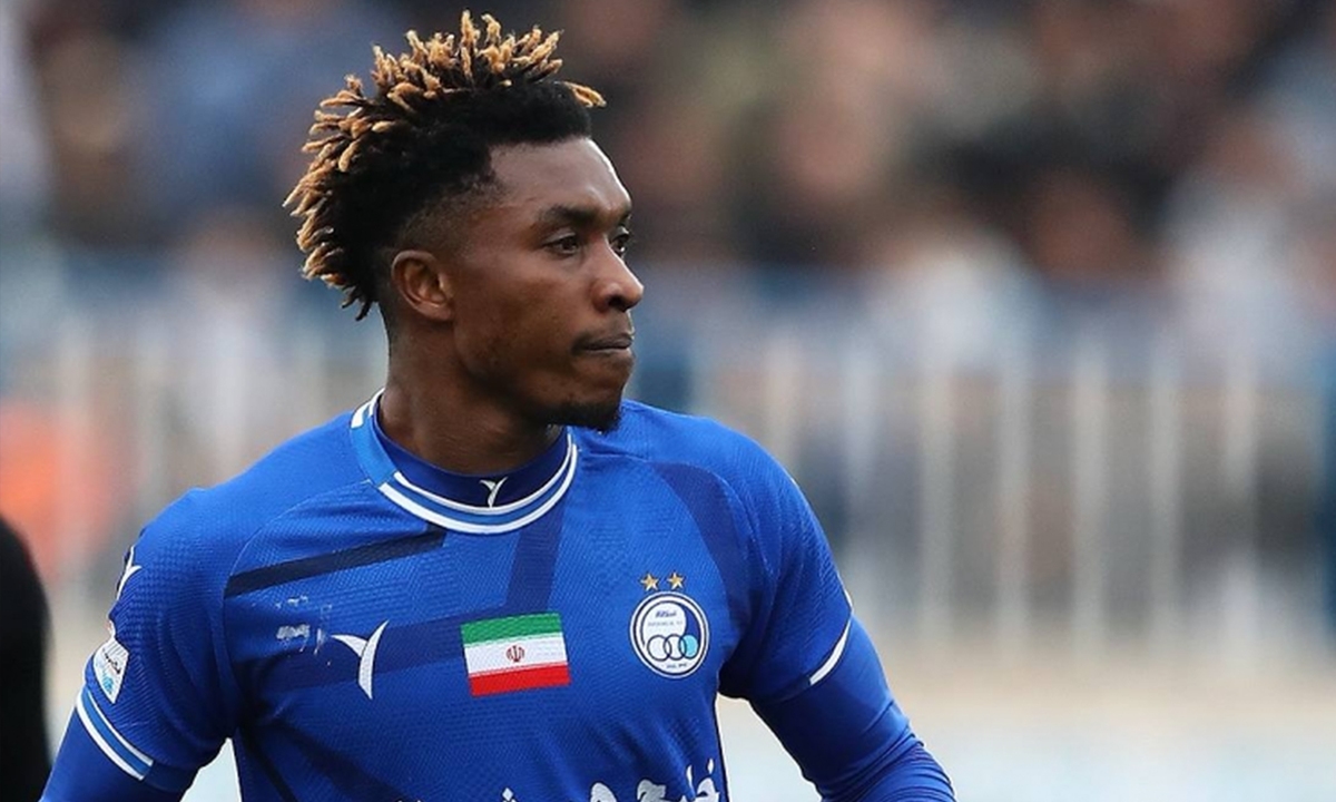 تصویر خبر خبر بد برای استقلال؛ مهاجم آبی‌ها رباط پاره کرد!