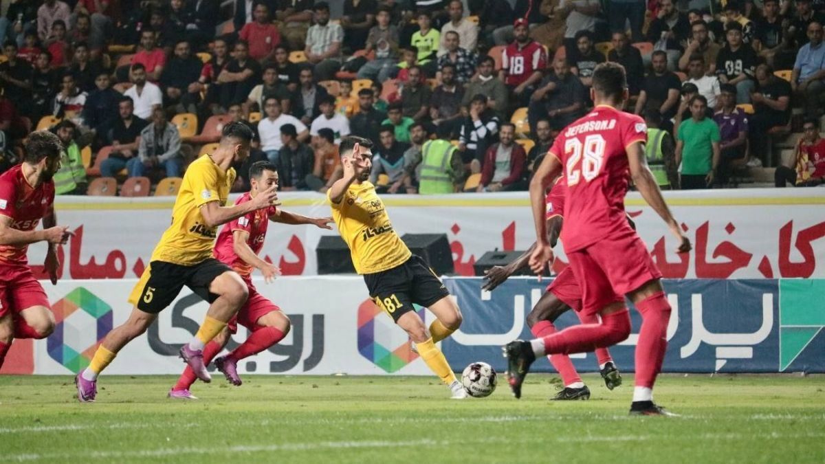 تصویر خبر تغییر ساعت بازی فولاد - سپاهان در هفته چهاردهم لیگ برتر