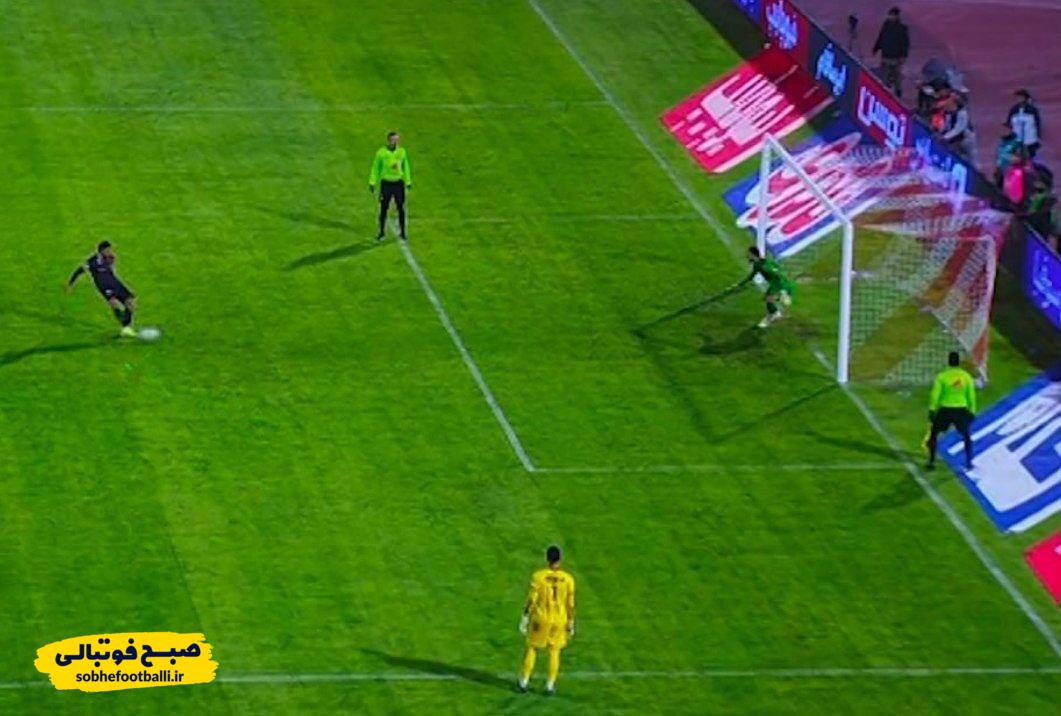 صحنه جنجالی دیدار پرسپولیس و تراکتور | پنالتی کنعانی باید تکرار میشد؟ صحنه جنجالی دیدار پرسپولیس و تراکتور | پنالتی کنعانی باید تکرار میشد؟