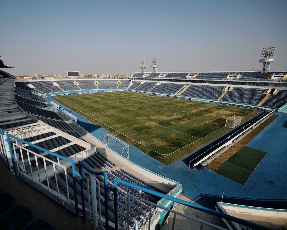 چمن ورزشگاه نسف‌قارشی؛ ۳ ساعت مانده به بازی تراکتور و نسف، حال و روز خوبی ندارد!