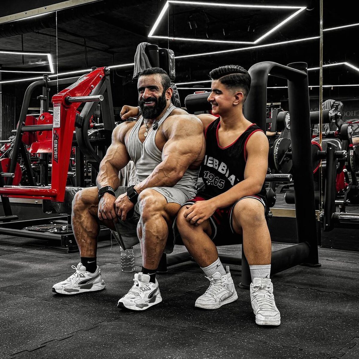 تمرین پرفشار هادی چوپان در کنار پسرش؛ «گرگ ایرانی» قهرمان آینده مستر المپیا را می‌سازد