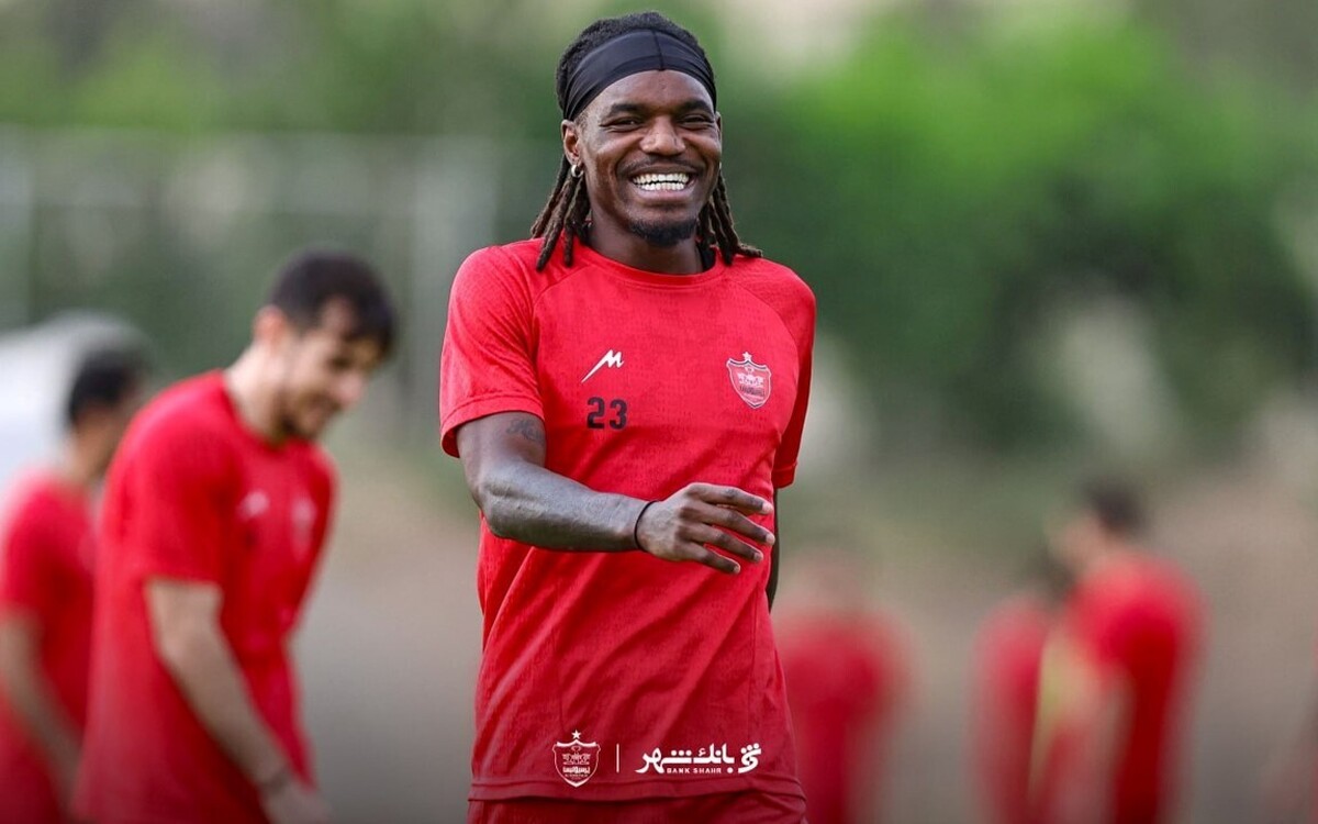 تیوی بیفوما خواب ماند؛ غیبت عجیب مهاجم پرسپولیس در تمرین