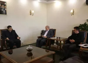جلسه&zwnj;ی قلعه&zwnj;نویی، وزیر و تاج برگزار شد