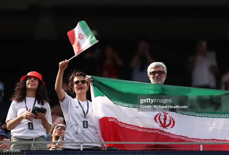 هواداران تیم ملی ایران در بازی با نیوزیلند