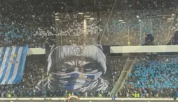 تجمع تعداد کمی از هواداران استقلال که سوژه رسانه ها شد