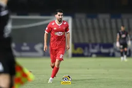 تداوم غیبت رضا شکاری در تمرینات پرسپولیس به&zwnj;دلیل درد کمر