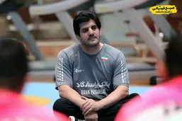 حضور متفاوت رسول خادم در زورخانه؛ ویدئوی معنادار رسول خادم با لباس سیاه در زورخانه