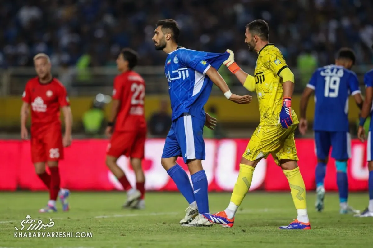 کری&zwnj;خوانی عجیب تراکتوری&zwnj;ها برای دروازه&zwnj;بان استقلال