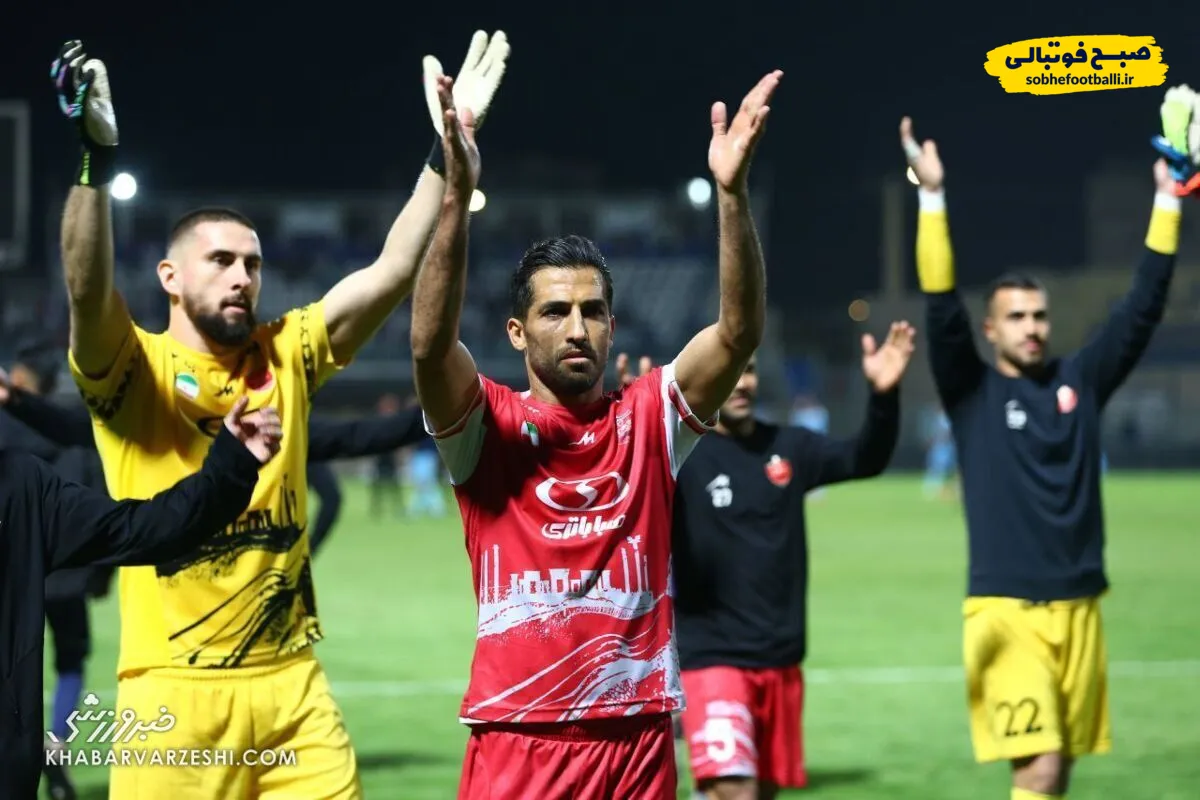 بازیکن پرسپولیس خودش را در رختکن حبس کرد