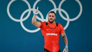 شوک بزرگ در وزنه&zwnj;برداری جهان؛ حذف فارس&zwnj;الباخ قهرمان المپیک توکیو از رقابت&zwnj;های ۹۴ کیلوگرم