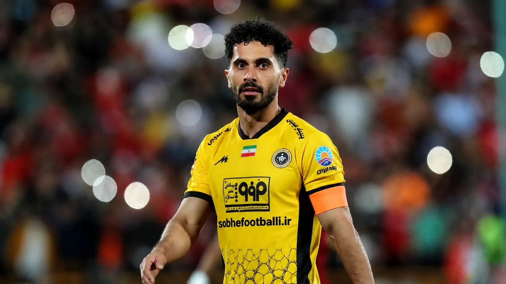 امید عالیشاه در لباس سپاهان