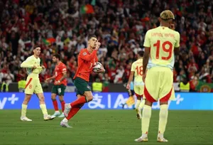 یامال توپ طلا نگرفت چون به رونالدو دست نداد!