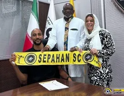 عصبانیت همسر انزونزی از شوخی مجری؛ تو به مردم خودت توهین میکنی!