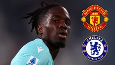 جاناتان روو، ستاره بولگونا، در کنار لوگوهای منچستریونایتد و چلسی