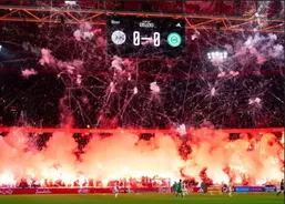 محرومیت رسمی برای هواداران آژاکس پس از جنجال آتش&zwnj;بازی/ ورزشگاه آژاکس بسته شد