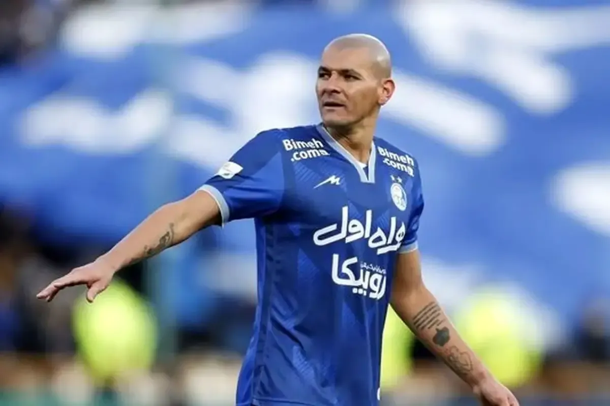 پر افتخار ترین خارجی تاریخ استقلال از تیم جدا میشود؟