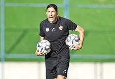 دیدار پرسپولیس و گل&zwnj;گهر؛ آخرین فرصت برای وحید هاشمیان