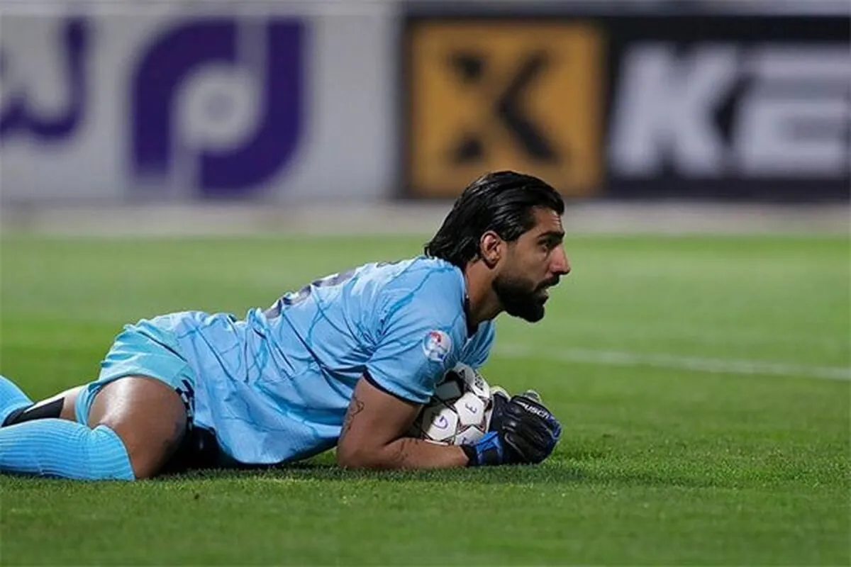 دروازه&zwnj;بان استقلال اعلام کرد: فردا به ترکیه می&zwnj;روم