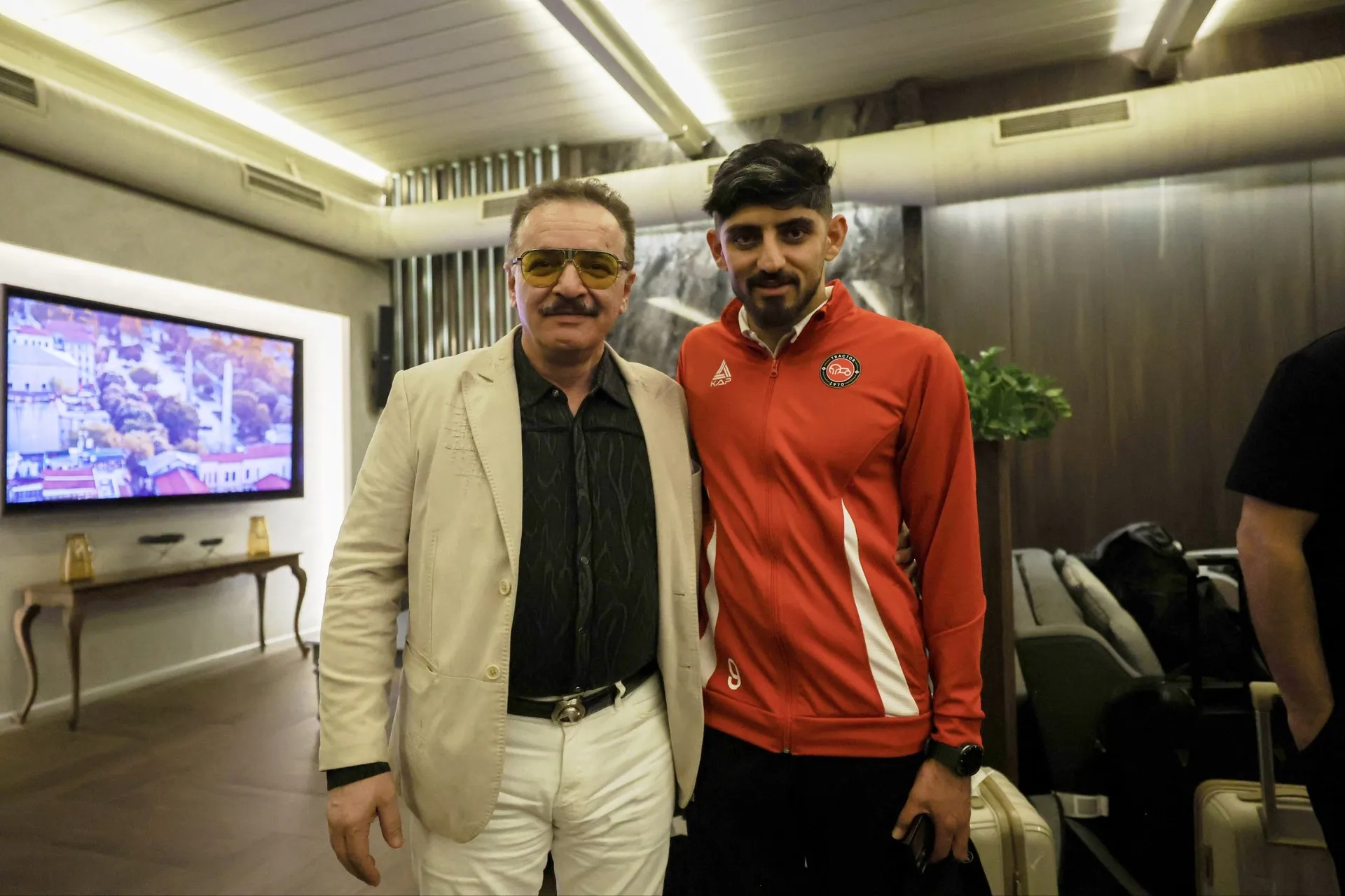 زنوزی در کنار مهدی ترابی