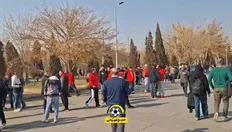 تصویر خبر ویدیو| هواداران استقلال و پرسپولیس مقابل ورزشگاه اراک حاضر شدند