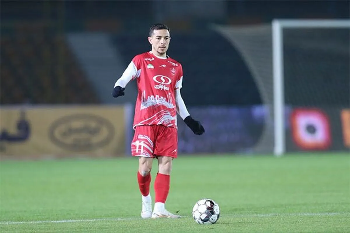فرشاد احمد زاده در لیست خروج پرسپولیس قرار گرفت