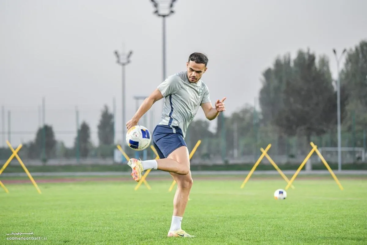 پرسپولیسی&zwnj;ها خوشحال از نیمکت&zwnj;نشینی اورونوف؛ خیالی راحت برای ادامه لیگ