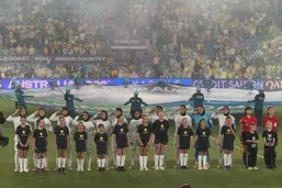 سلام نظامی بانوان ملی&zwnj;پوش ایران پیش از آغاز دیدار مقابل استرالیا