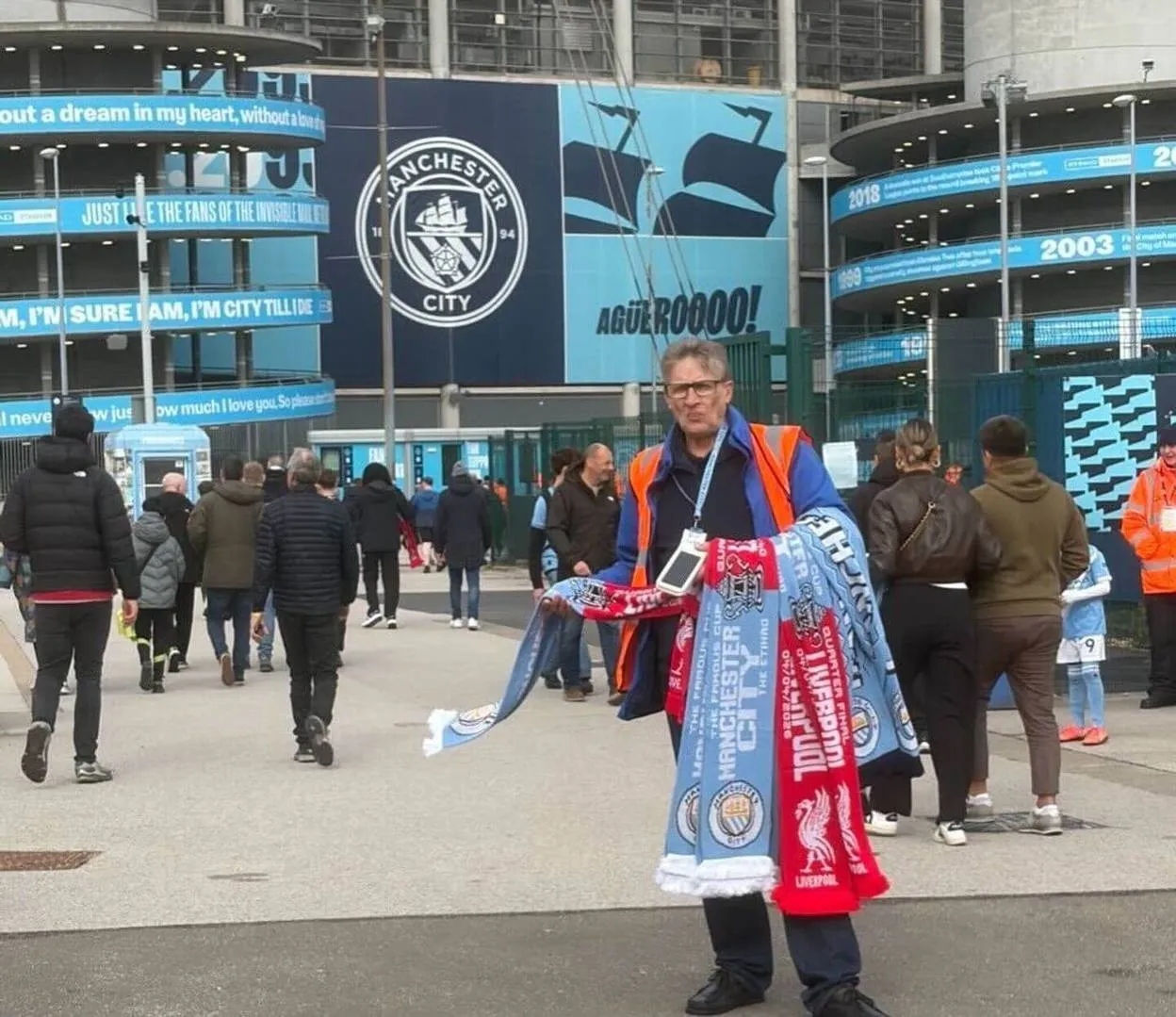 وضعیت بیرون استادیوم اتحاد وضعیت بیرون استادیوم اتحاد